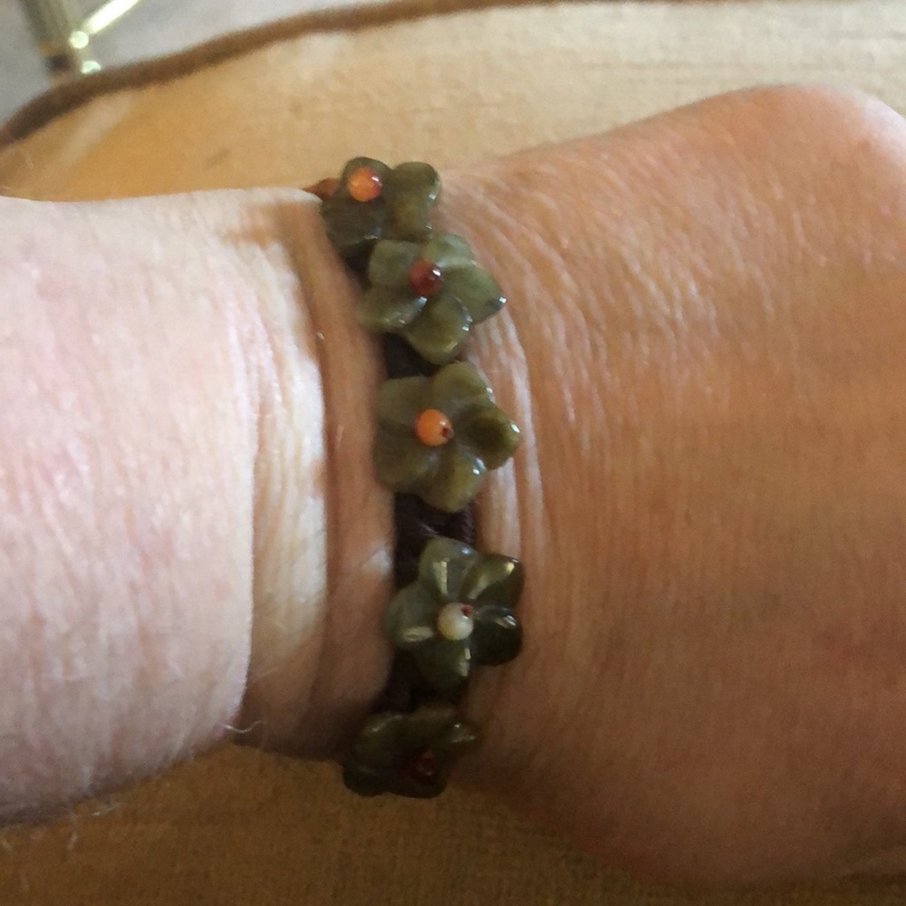 🐲 Chinese Jade Floral Bracelet- 21A $35 or $30 w/offer